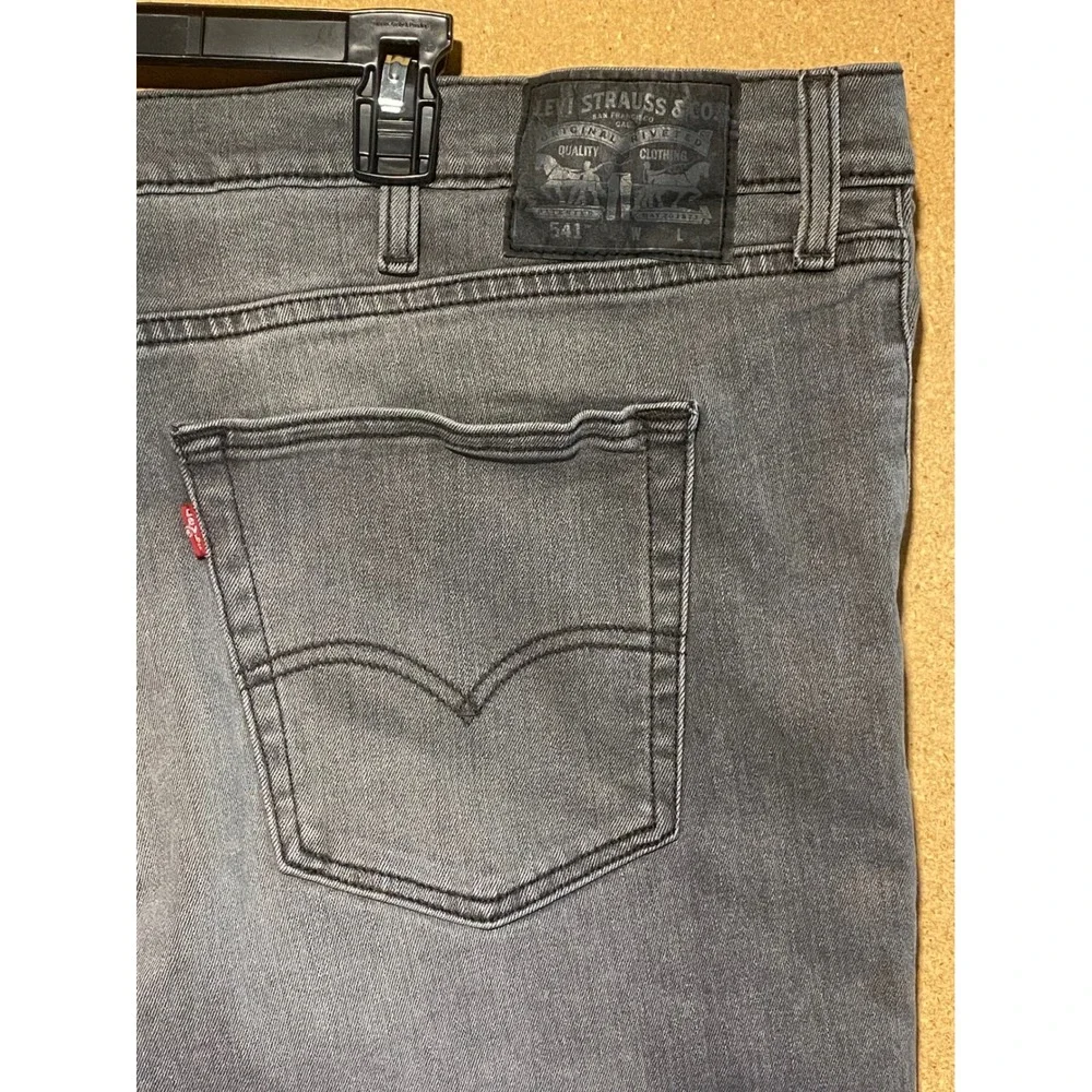 Levis 541 Athletic Taper Grey Jeans Mens W52 L34 Stretch Denim 18757-0078